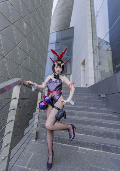 她美丽